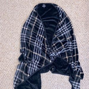 CuddlDuds Plaid Soft Poncho